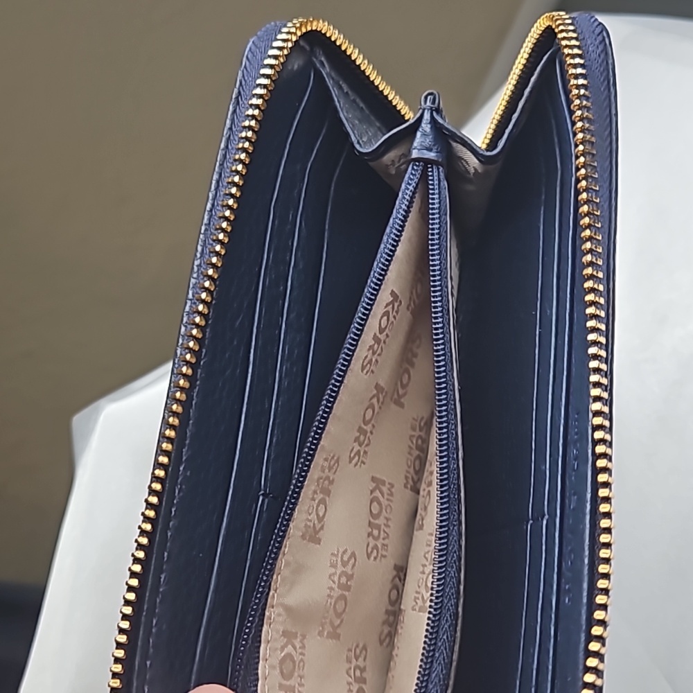 Michael Kors Zip Around Wallet clutch NAVY BLUE Gold Hardware - Picture 11 of 12